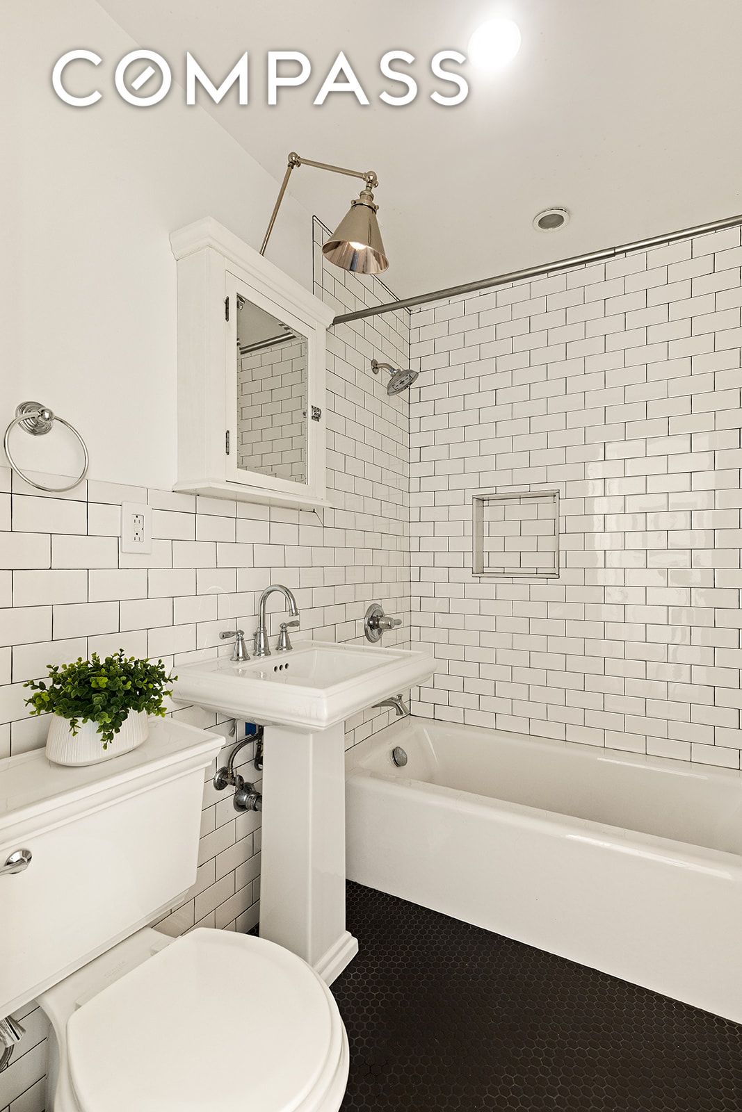 #13 photo, 300 W 108th Street, מנהטן Upper West Side , NY 10025