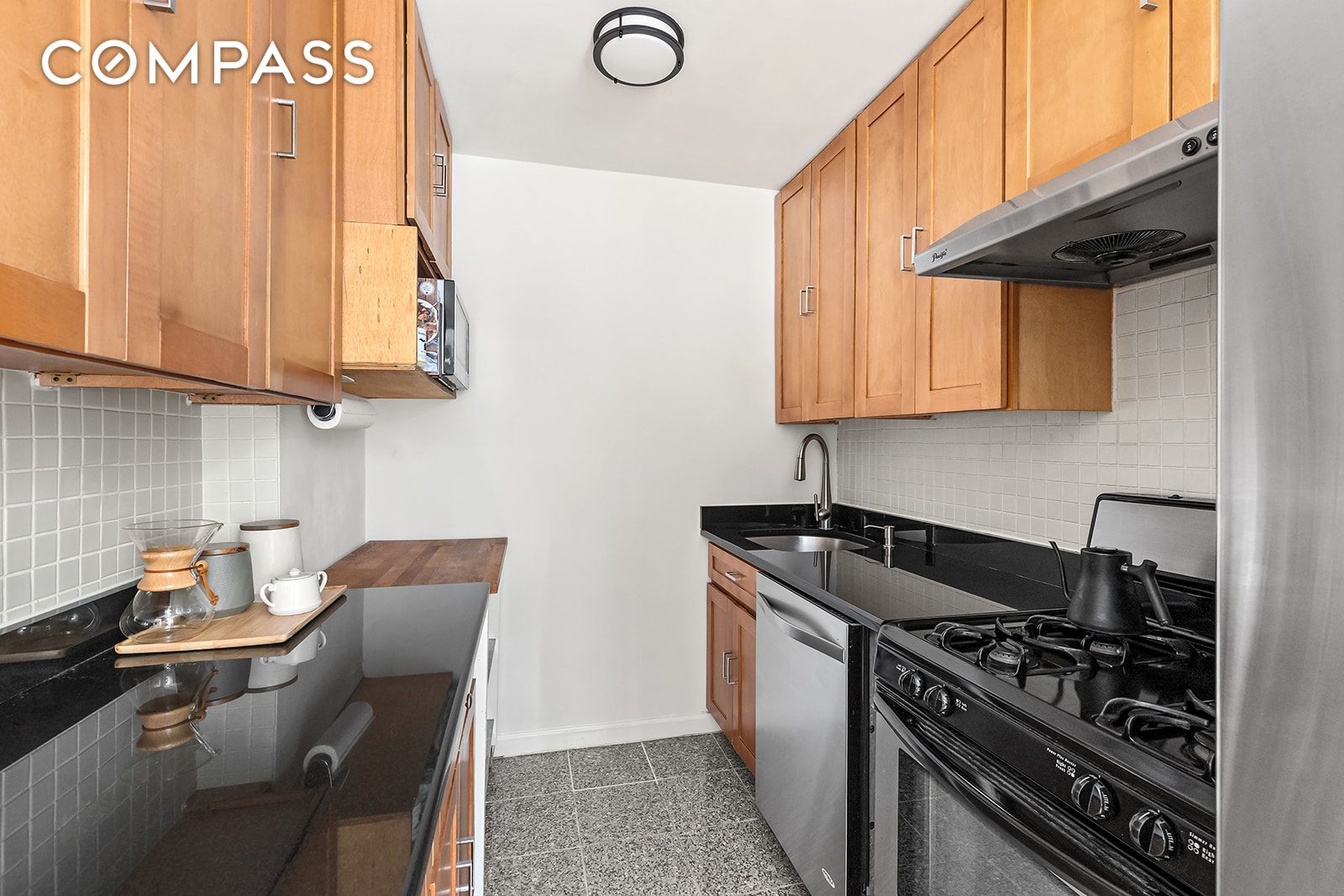 #4 photo, 302 E 88th Street, Upper East Side , NY 10128