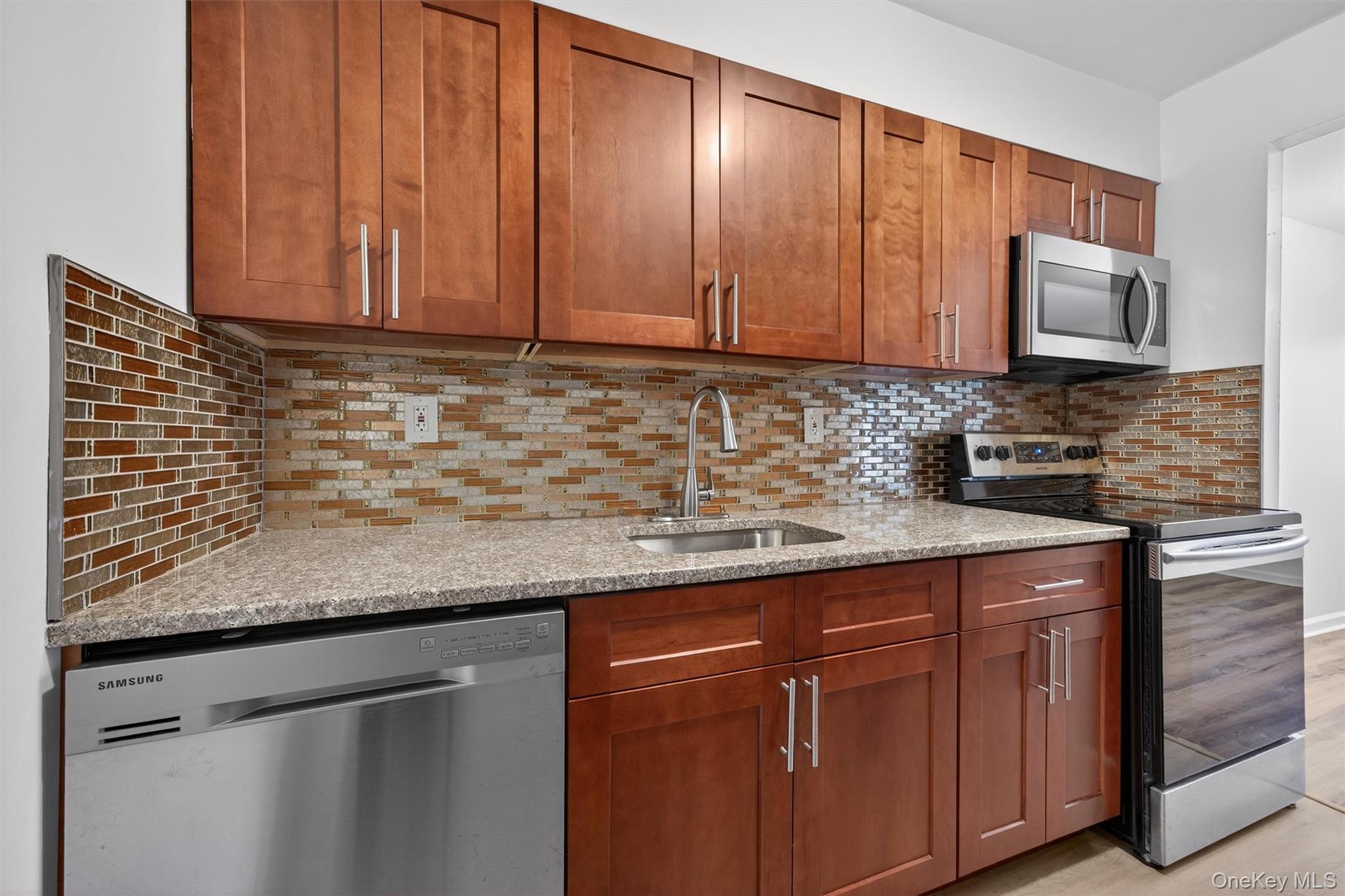 #13 photo, 440 Carpenter Avenue, Newburgh , NY 12550