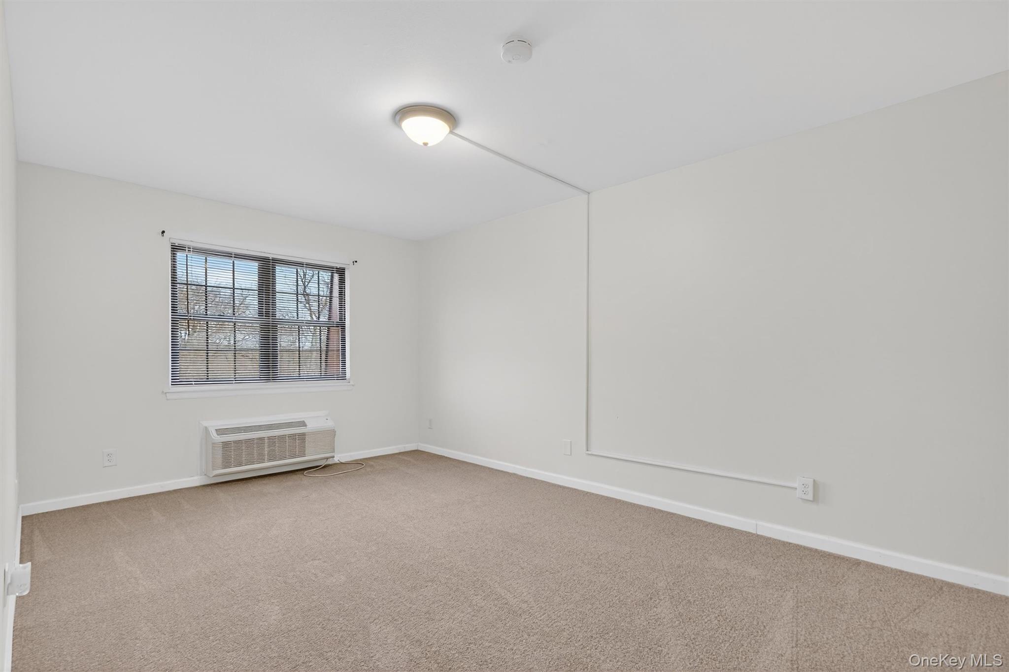 #18 photo, 440 Carpenter Avenue, Newburgh , NY 12550