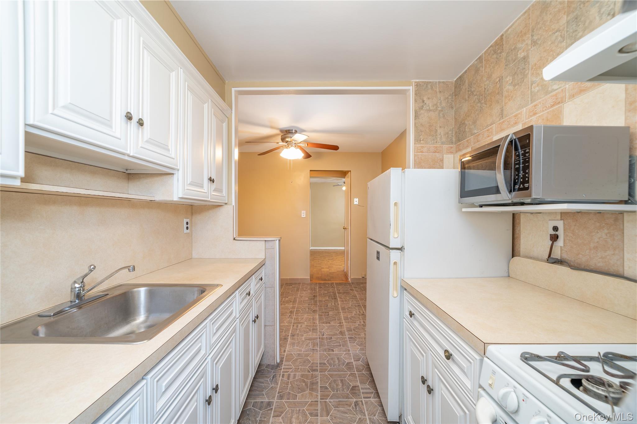 #5 photo, 4380 Vireo Avenue, הברונקס Bronx , NY 10470