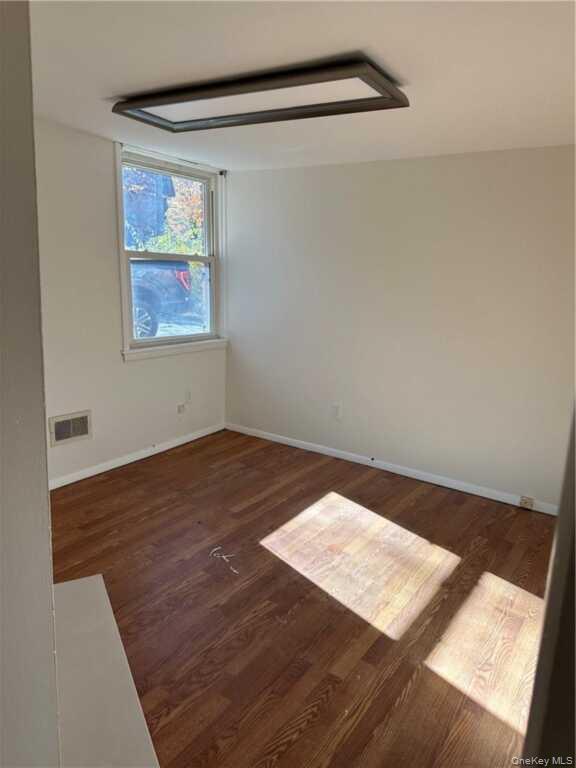 #6 photo, 470 Route 304, 紐約州 New City , NY 10956