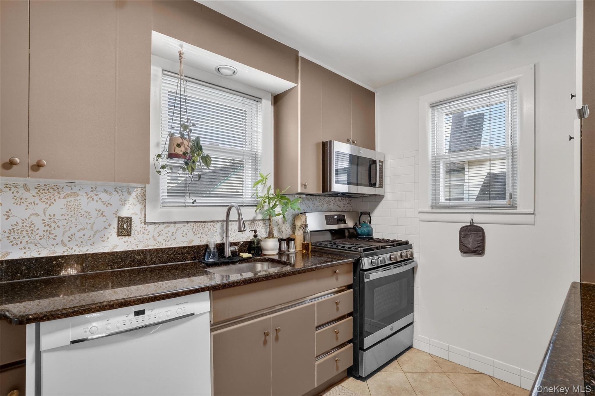 #8 photo, 9028 218th Place, 皇后區 Queens Village , NY 11428