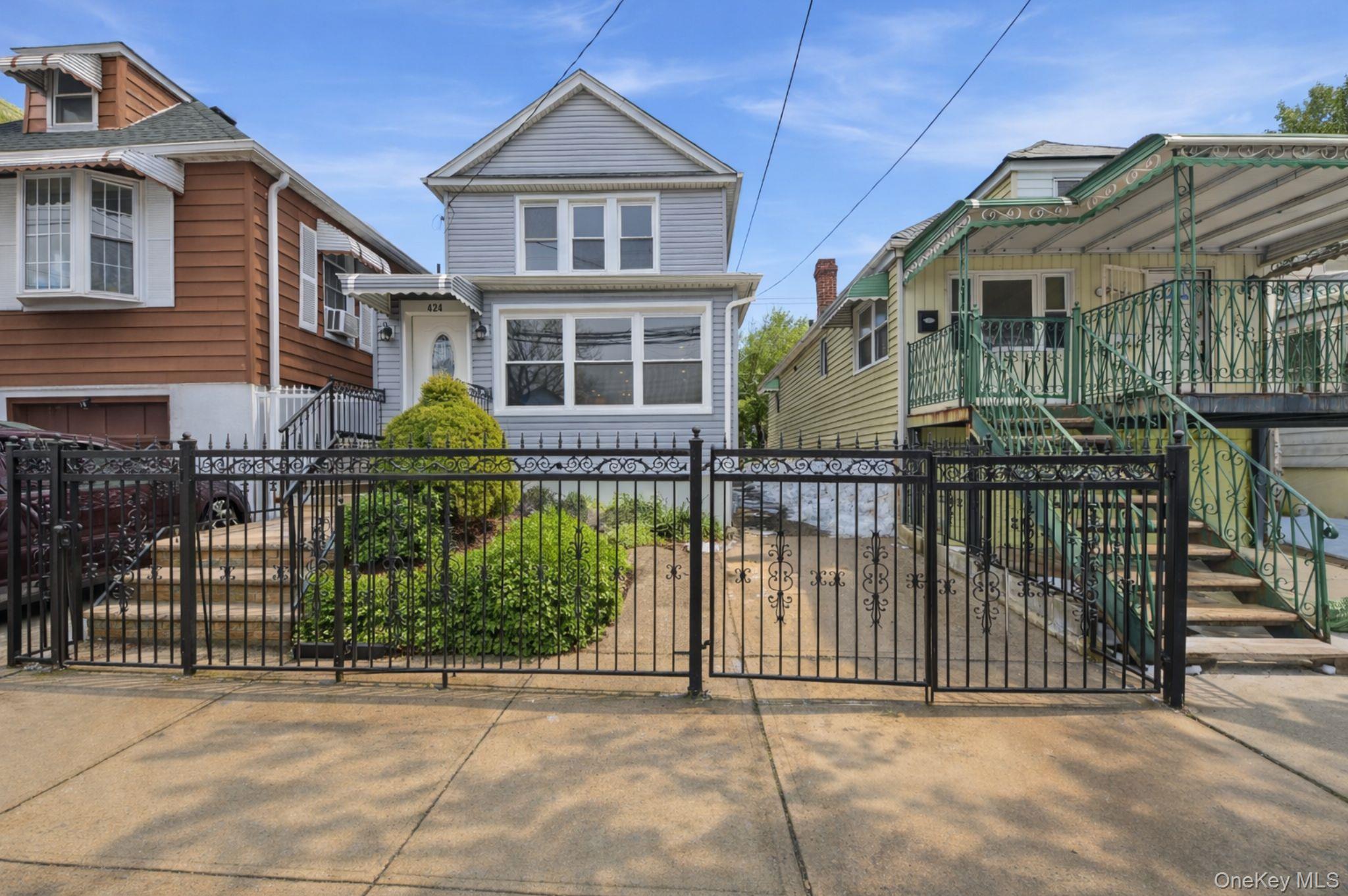 #1 photo, 424 Thieriot Avenue, برونكس Bronx , NY 10473