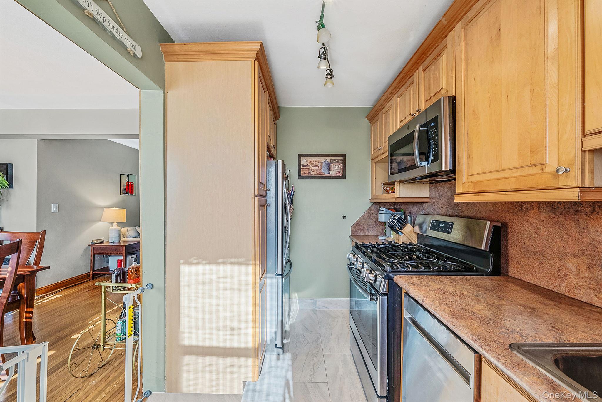 #10 photo, 16 Edwards Street, Нассау ‖ Roslyn Heights , NY 11577