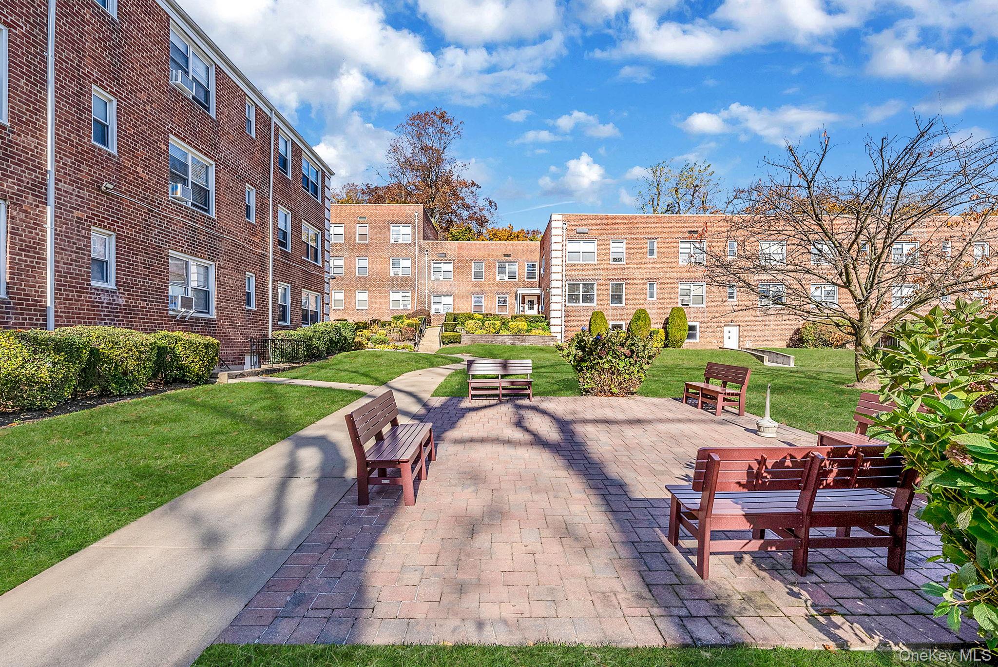 #18 photo, 16 Edwards Street, Нассау ‖ Roslyn Heights , NY 11577