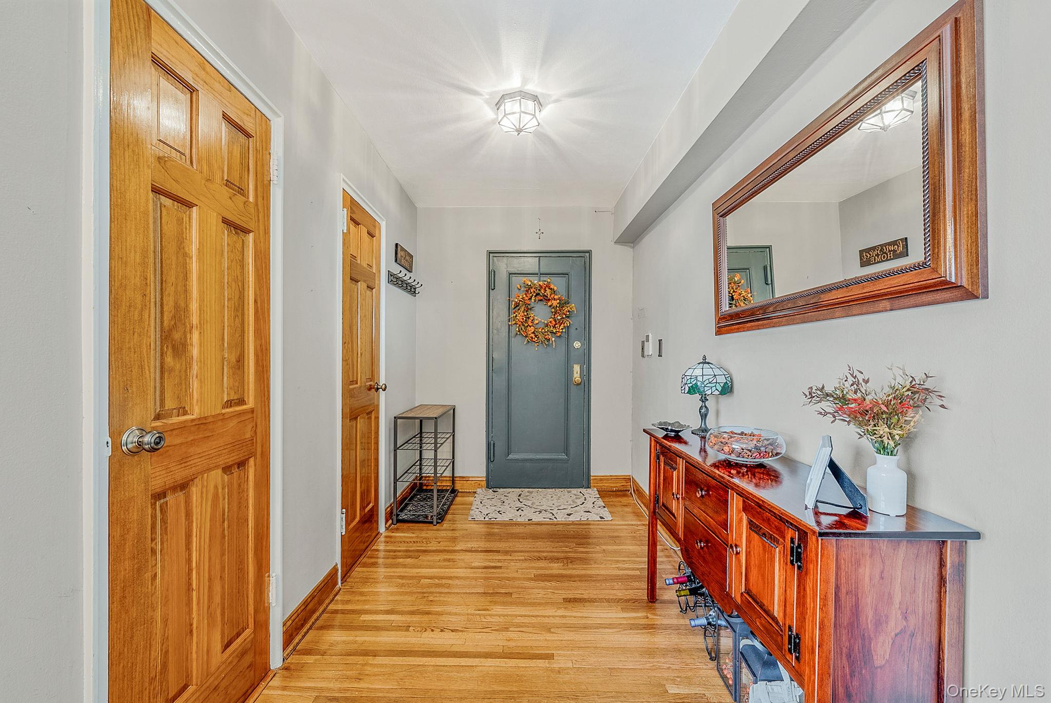 #2 photo, 16 Edwards Street, Нассау ‖ Roslyn Heights , NY 11577