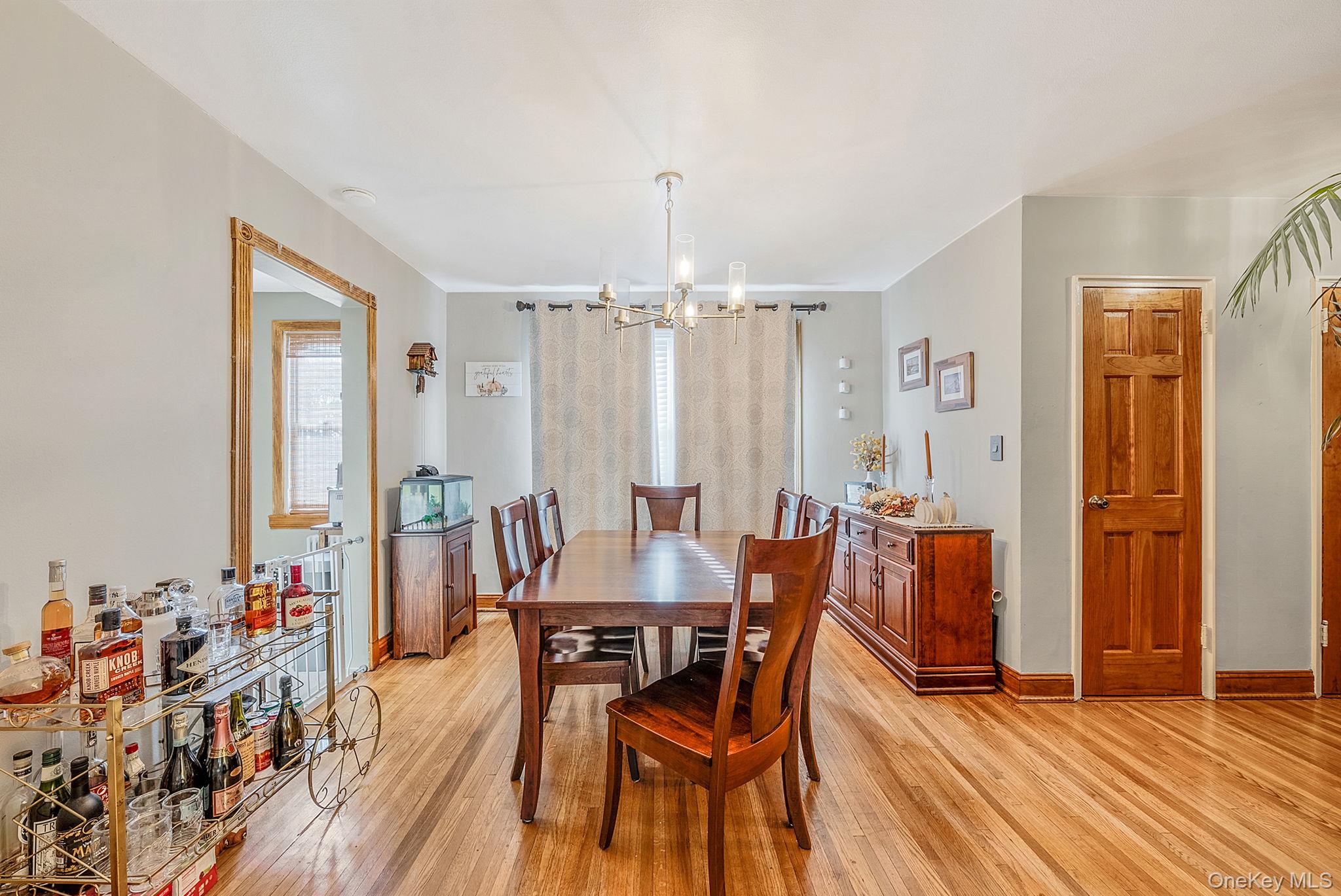 #4 photo, 16 Edwards Street, Нассау ‖ Roslyn Heights , NY 11577