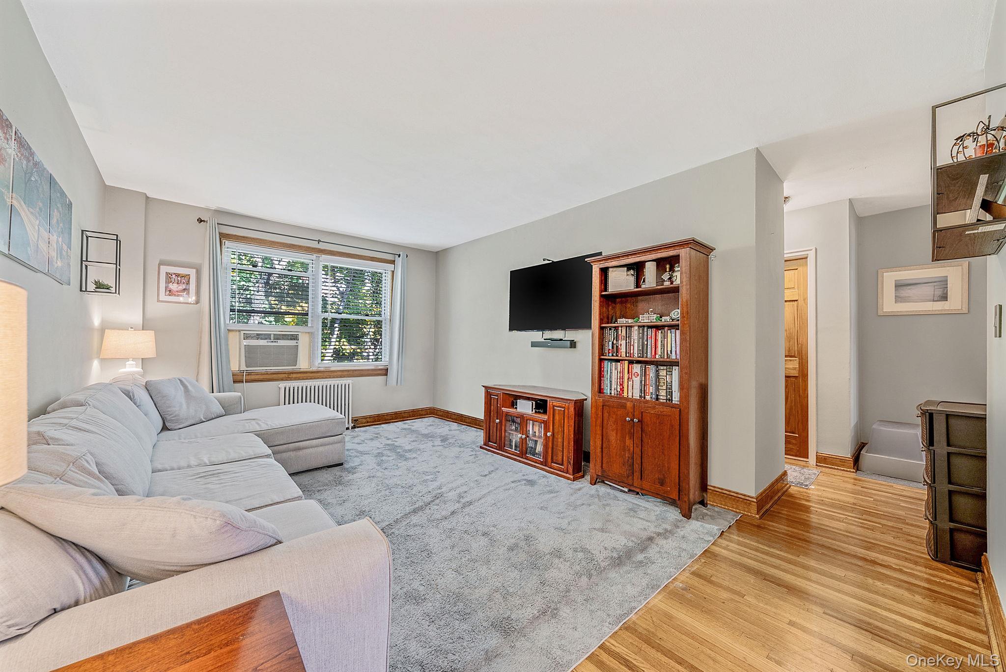 #7 photo, 16 Edwards Street, Нассау ‖ Roslyn Heights , NY 11577