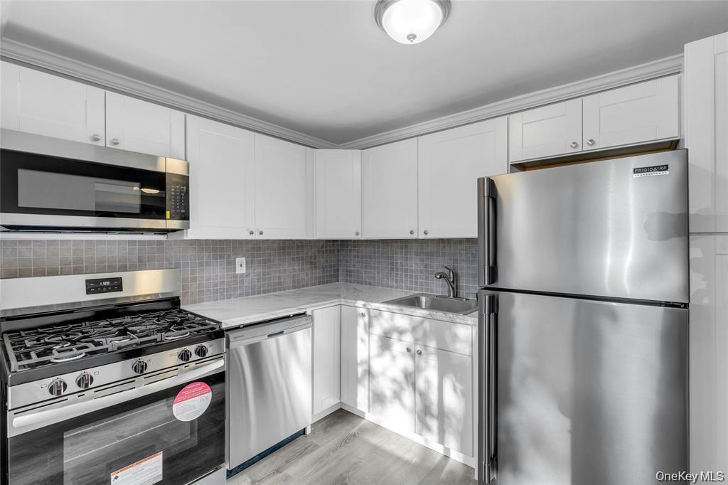 #4 photo, 105 Newbrook Lane, Bay Shore , NY 11706