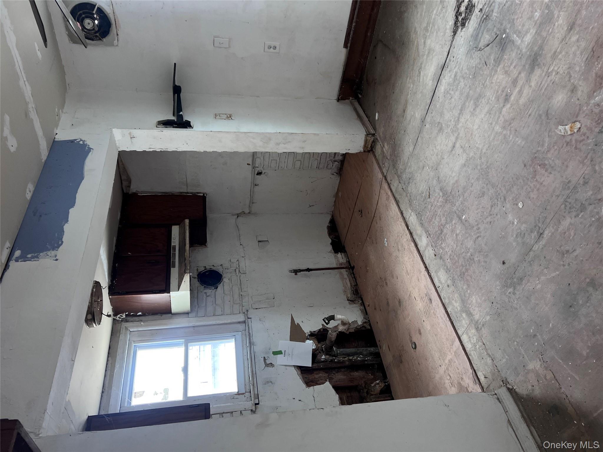 #6 photo, 48 Pleasant Avenue, Roosevelt , NY 11575