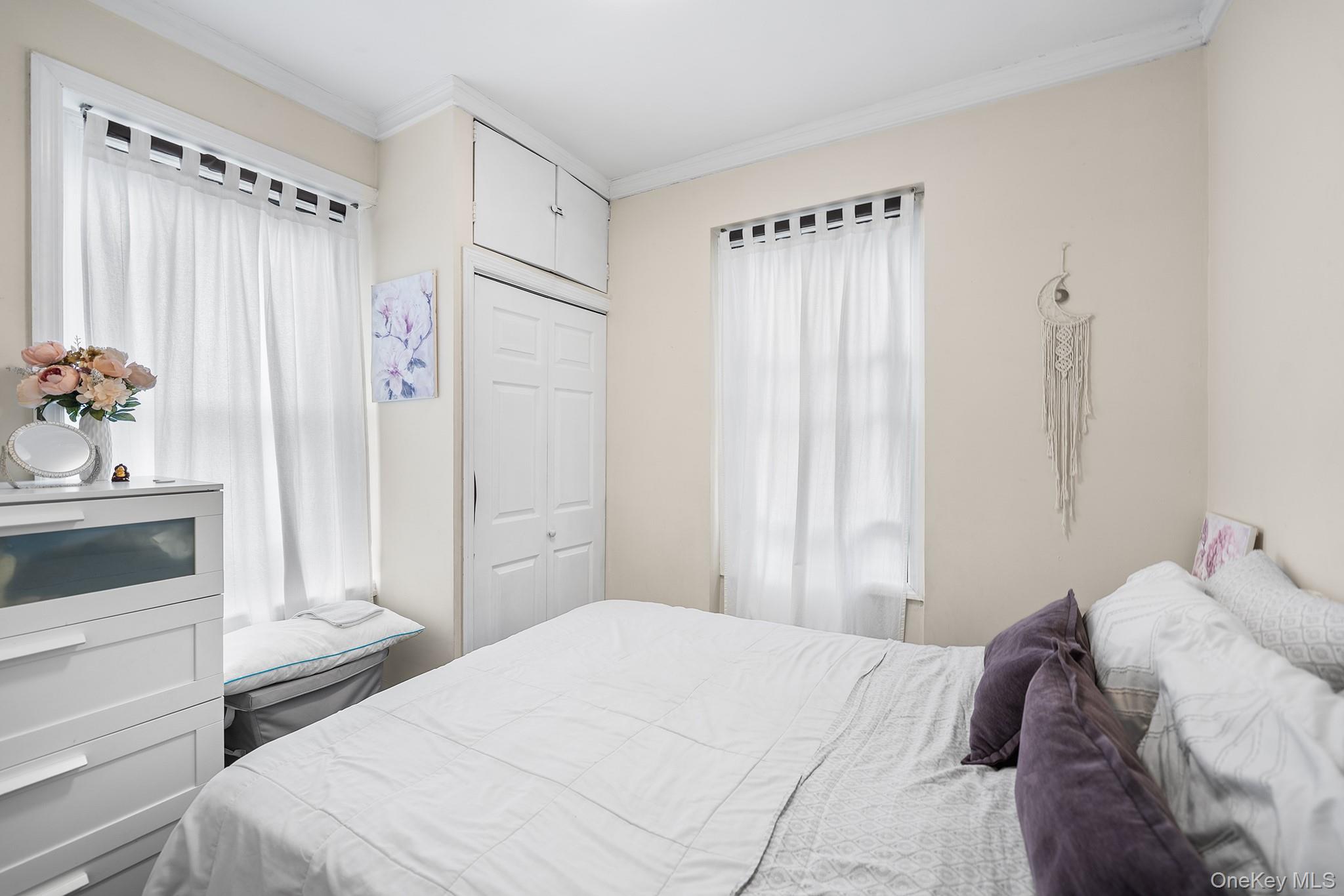 #10 photo, 2137 33rd Street, Astoria , NY 11105