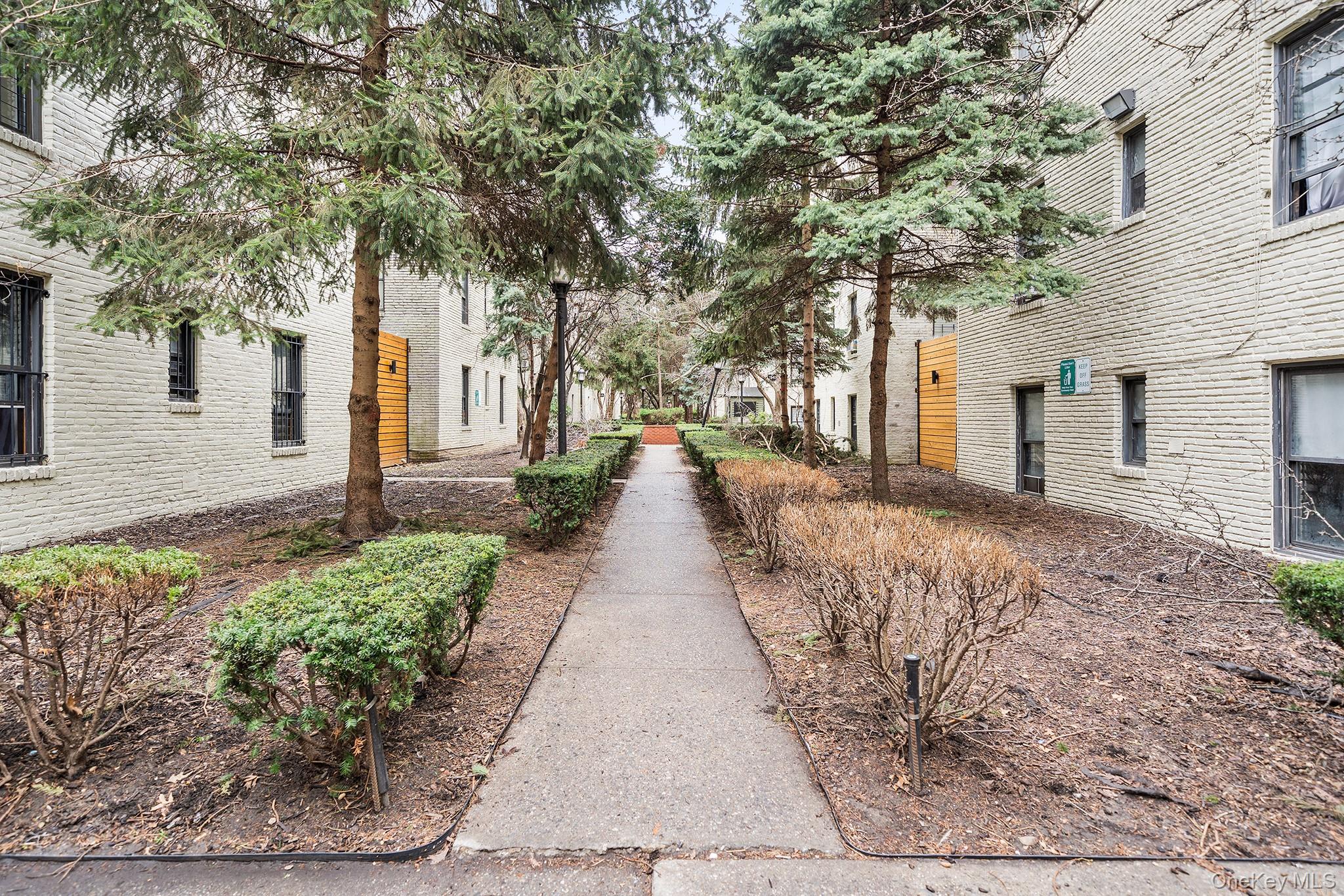 #18 photo, 2137 33rd Street, Astoria , NY 11105