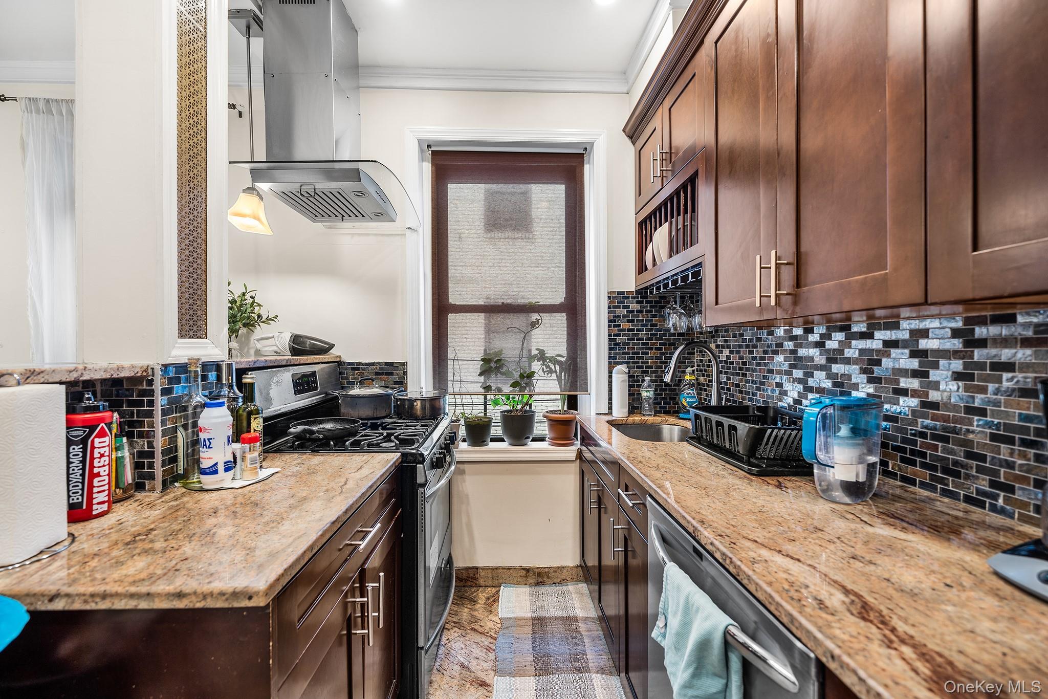 #5 photo, 2137 33rd Street, Astoria , NY 11105