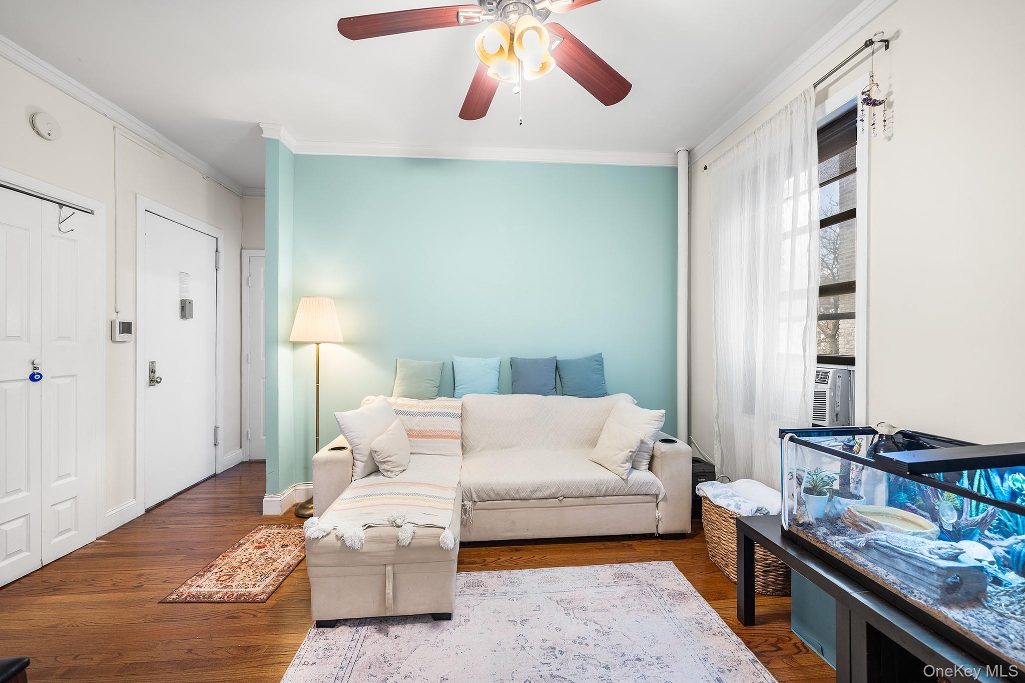 #6 photo, 2137 33rd Street, Astoria , NY 11105