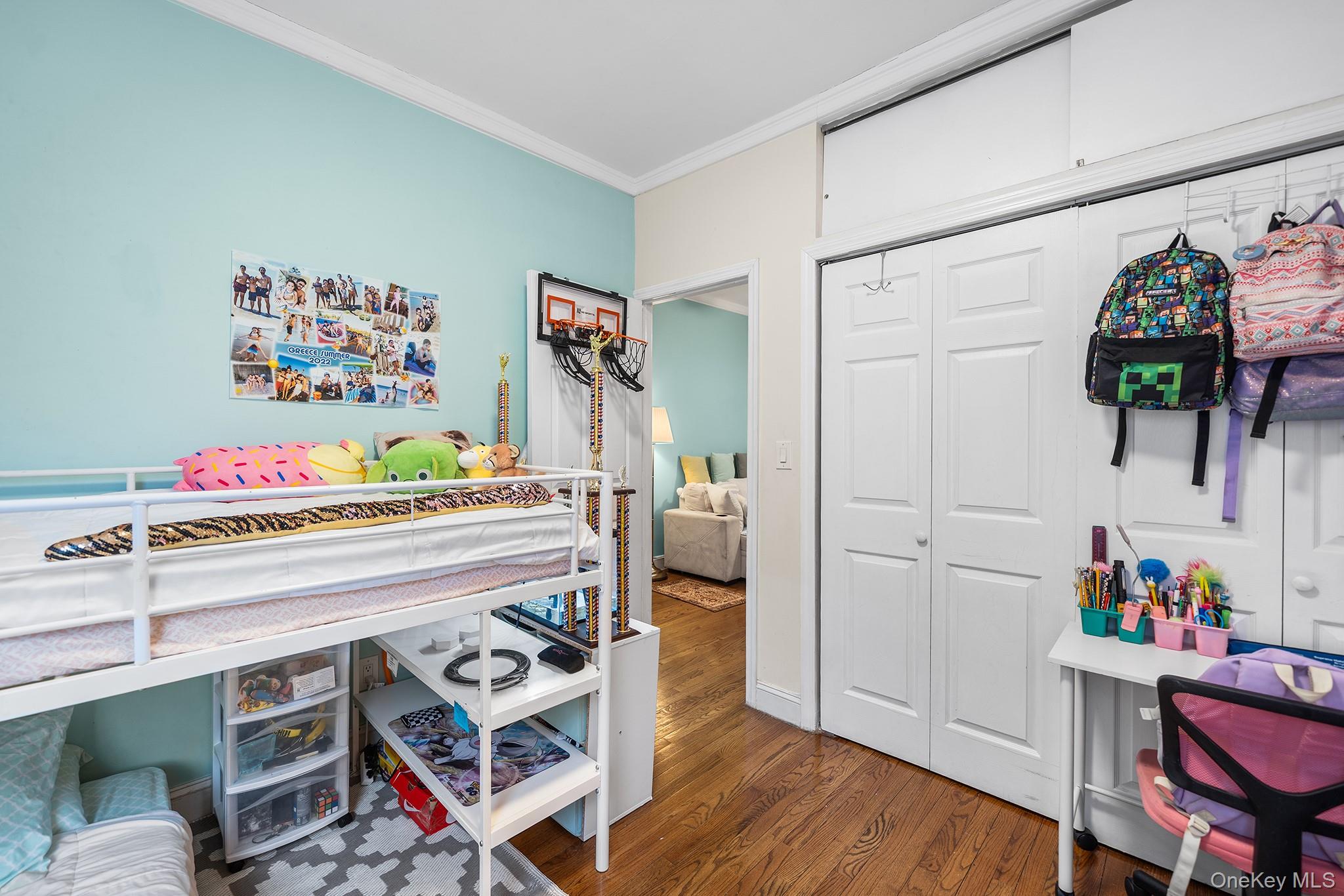 #8 photo, 2137 33rd Street, Astoria , NY 11105