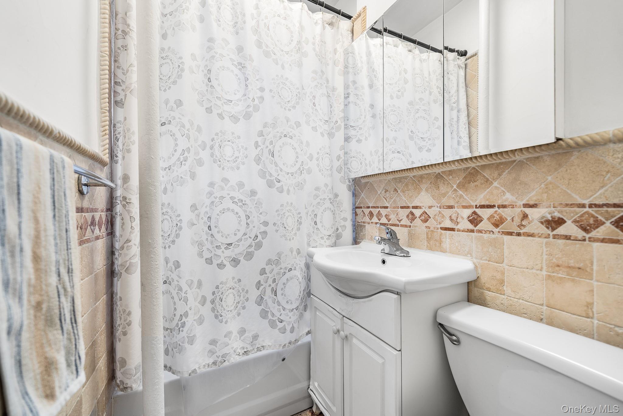 #9 photo, 2137 33rd Street, Astoria , NY 11105