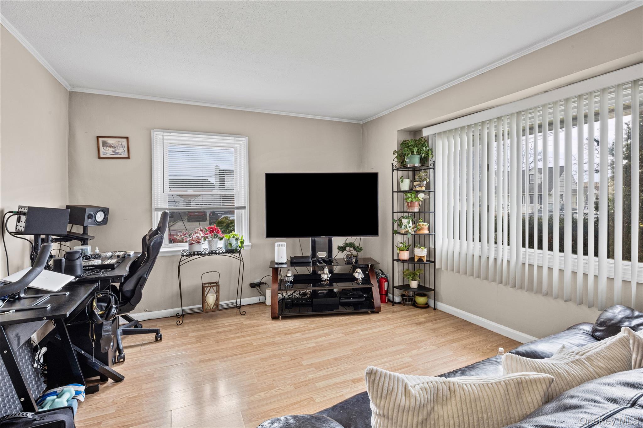 #4 photo, 282 Caryl Drive, Lawrence , NY 11559