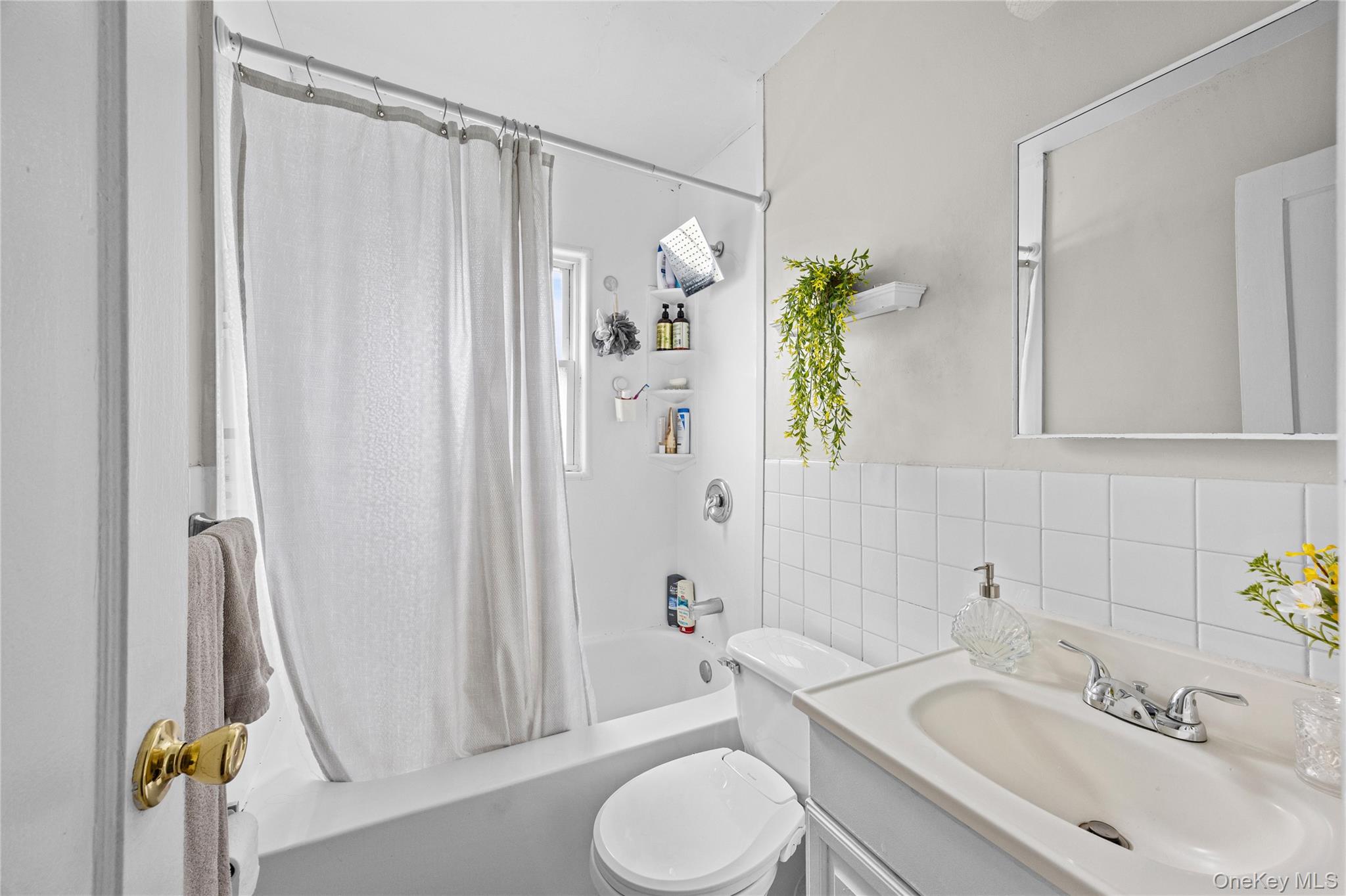 #6 photo, 282 Caryl Drive, Lawrence , NY 11559