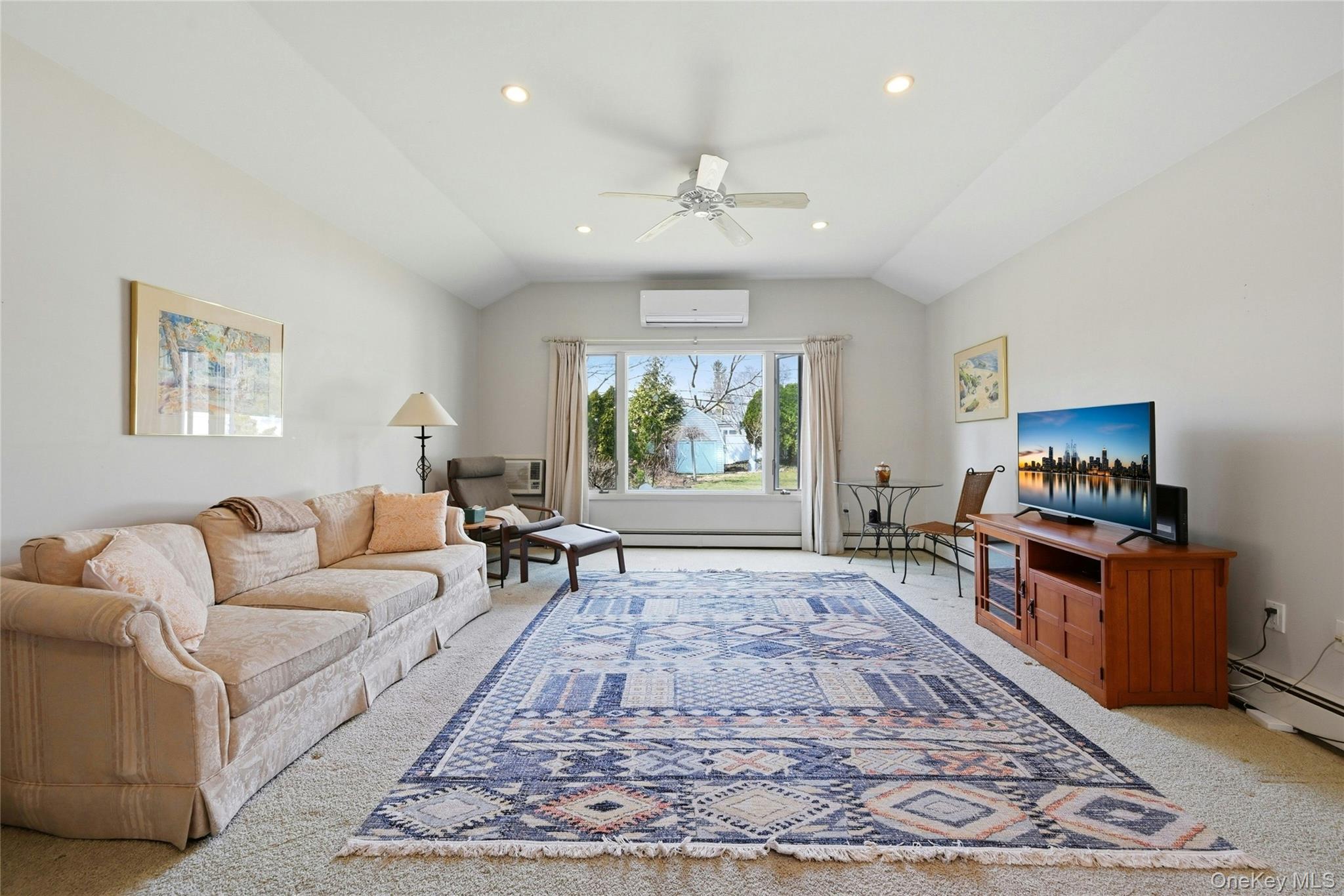 #13 photo, 46 Boxwood Lane, Hicksville , NY 11801