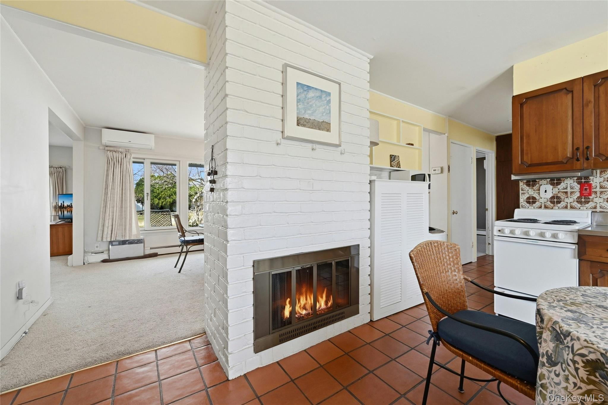 #8 photo, 46 Boxwood Lane, Hicksville , NY 11801