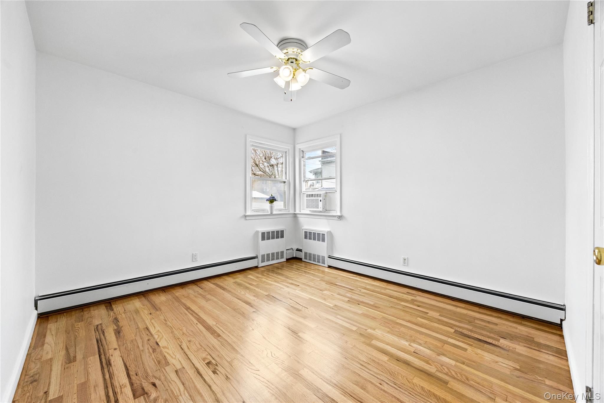 #14 photo, 64-14 218th Street, Oakland Gardens , NY 11364