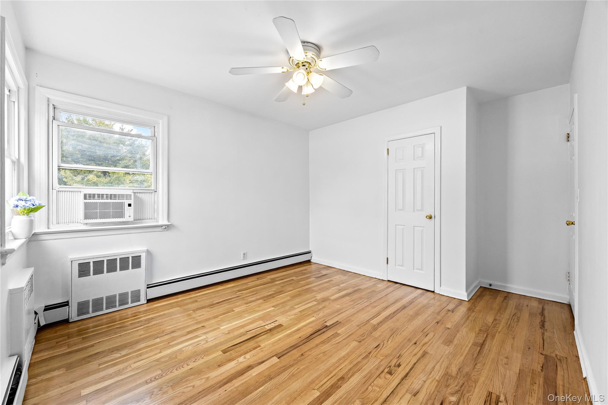 #15 photo, 64-14 218th Street, Oakland Gardens , NY 11364