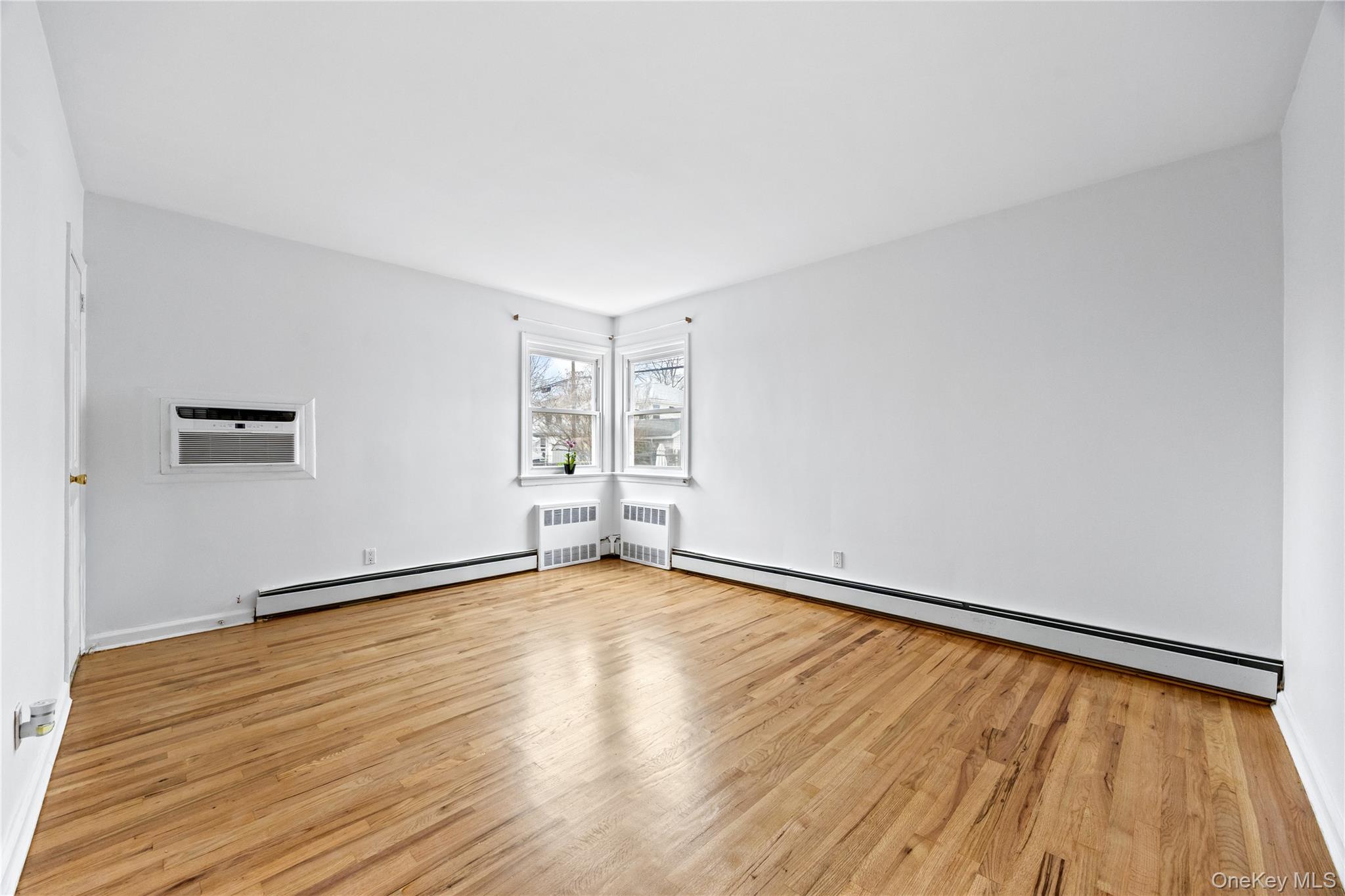 #16 photo, 64-14 218th Street, Oakland Gardens , NY 11364