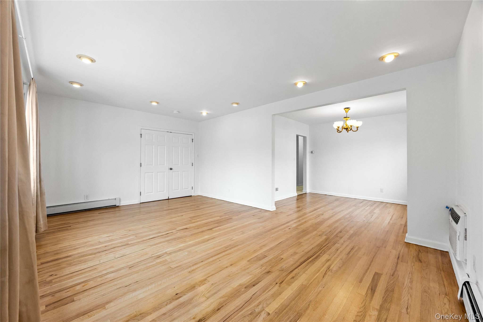 #6 photo, 64-14 218th Street, Oakland Gardens , NY 11364