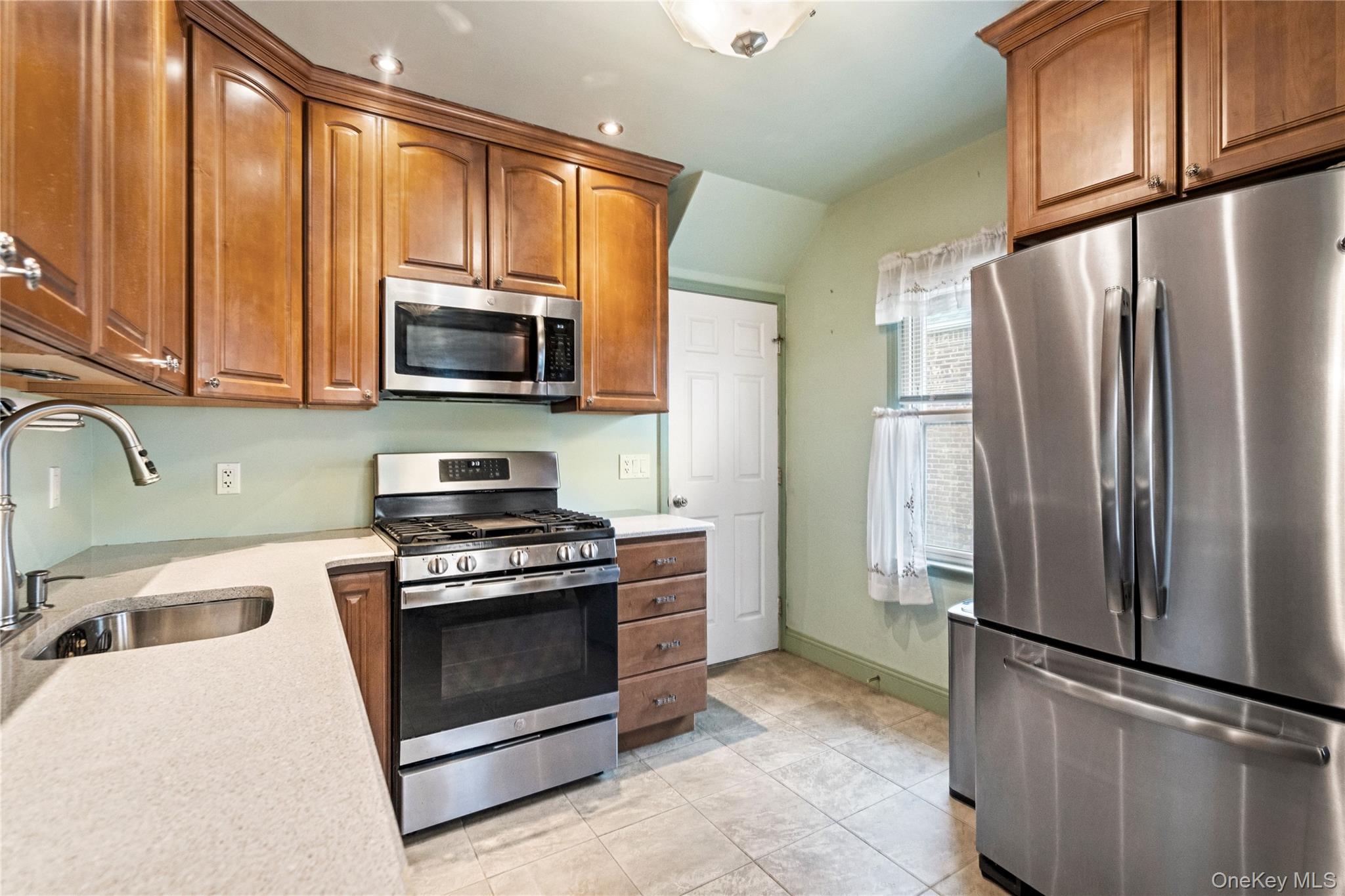 #10 photo, 19 William Street, Valley Stream , NY 11580