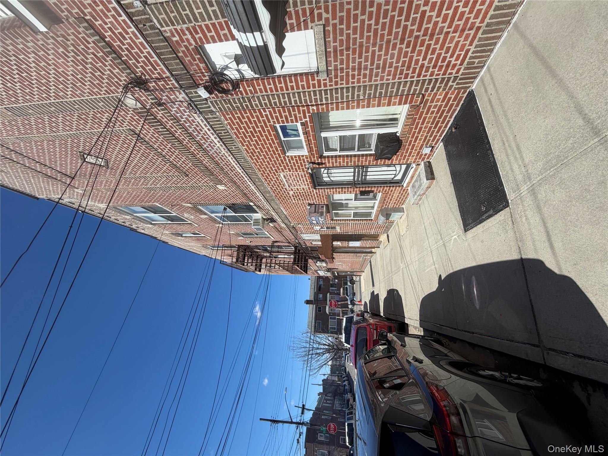 #2 photo, 6769 78th Street, Куинс ‖ Middle Village , NY 11379