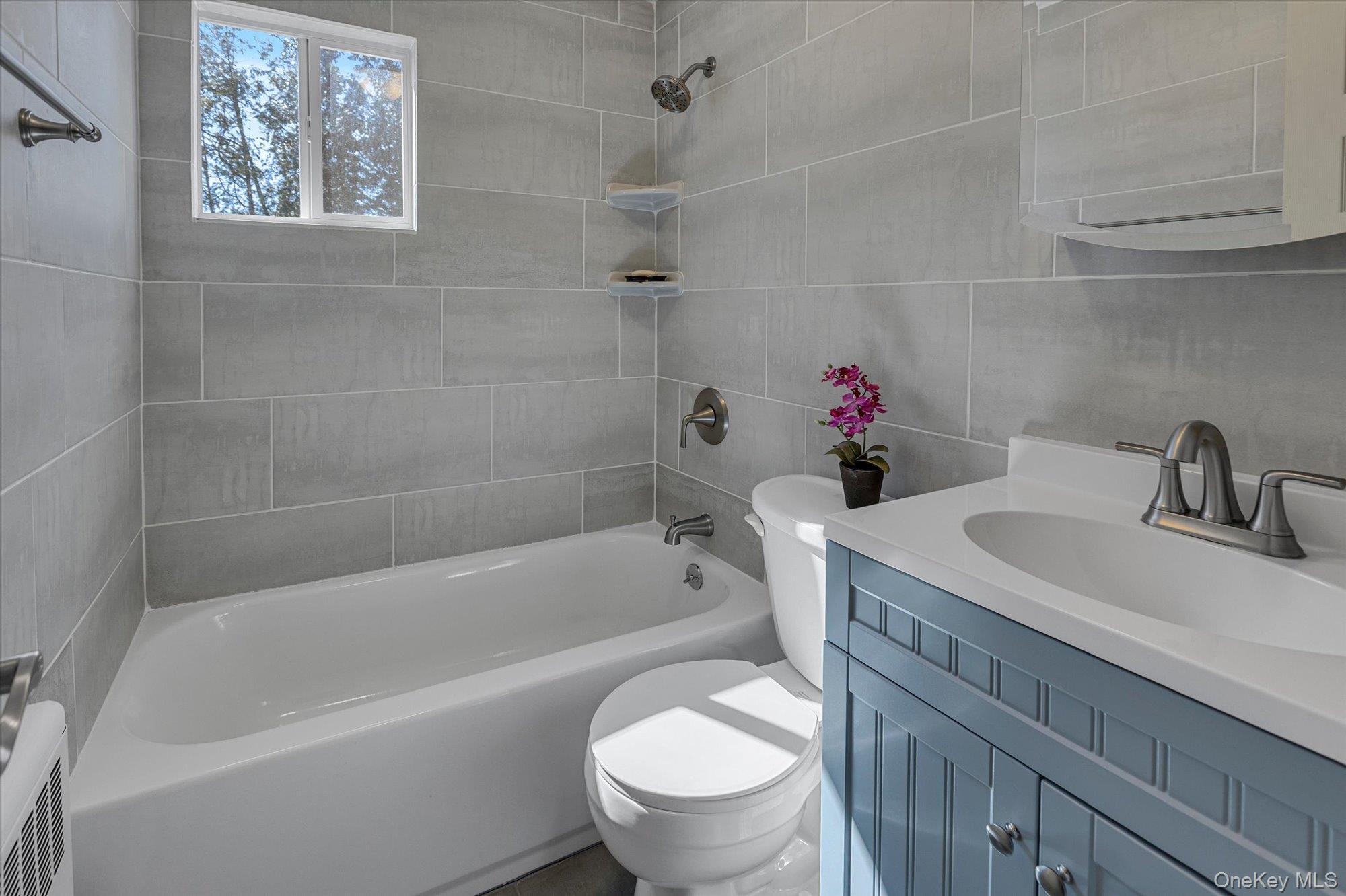 #20 photo, 42 E 16th Street, Huntington Station , NY 11746