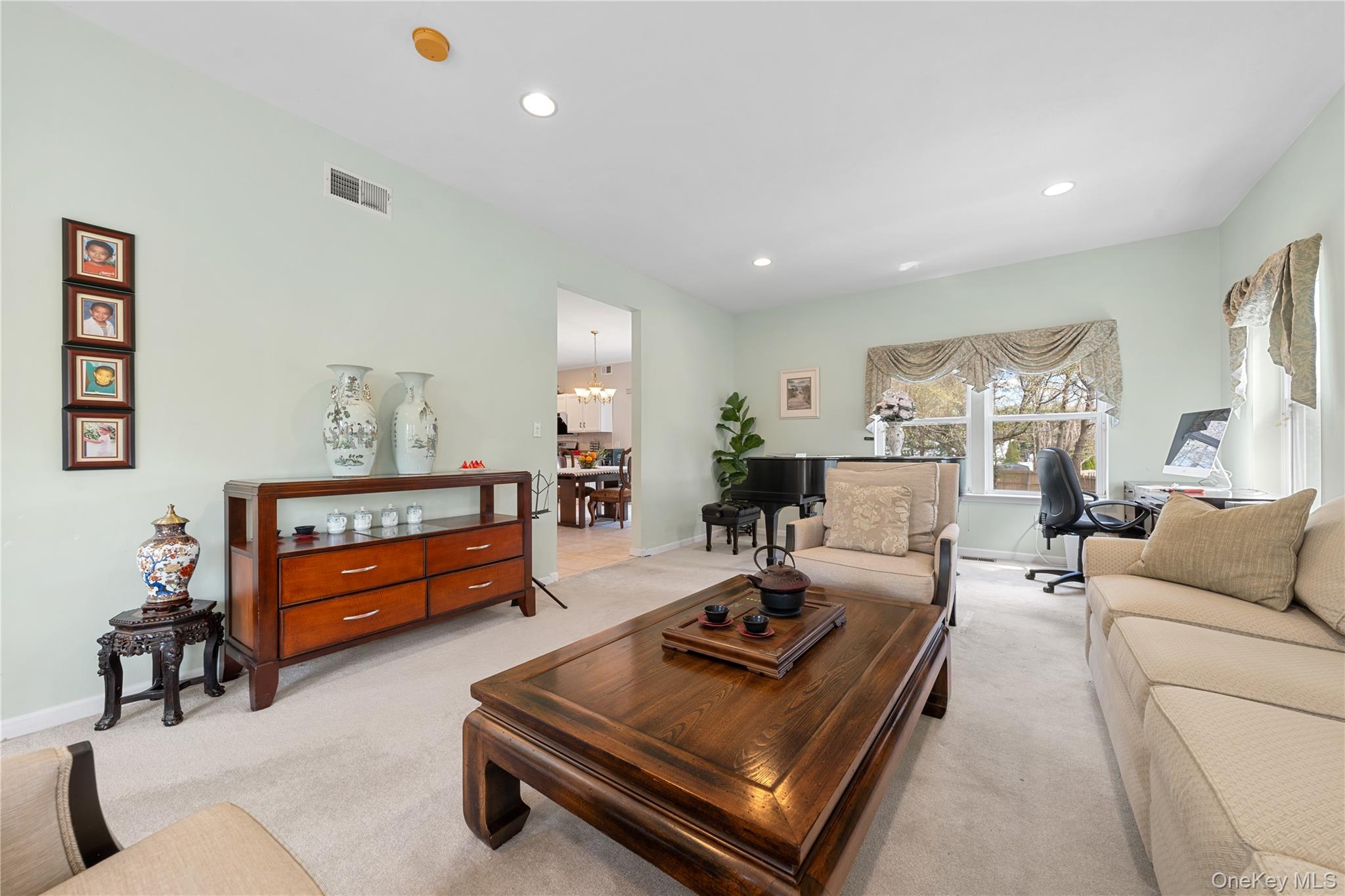 #7 photo, 23 Varsity Boulevard, East Setauket , NY 11733