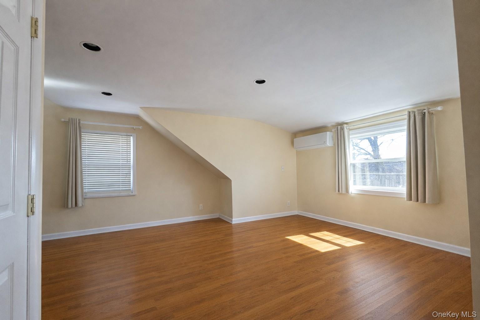 #9 photo, 93 Birch Avenue, Farmingdale , NY 11735