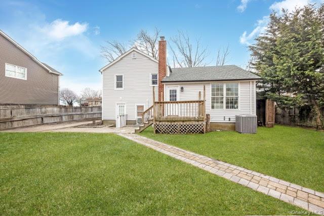 #19 photo, 70 E Minerva Road, 東長島 Lindenhurst , NY 11757