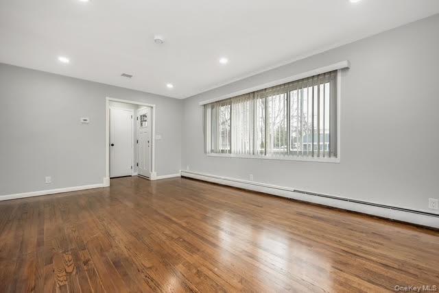 #7 photo, 70 E Minerva Road, 東長島 Lindenhurst , NY 11757