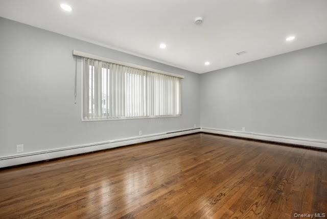 #8 photo, 70 E Minerva Road, 東長島 Lindenhurst , NY 11757