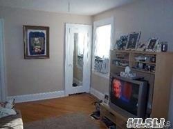 #5 photo, 127 Gordon Road, ناسو Valley Stream , NY 11581