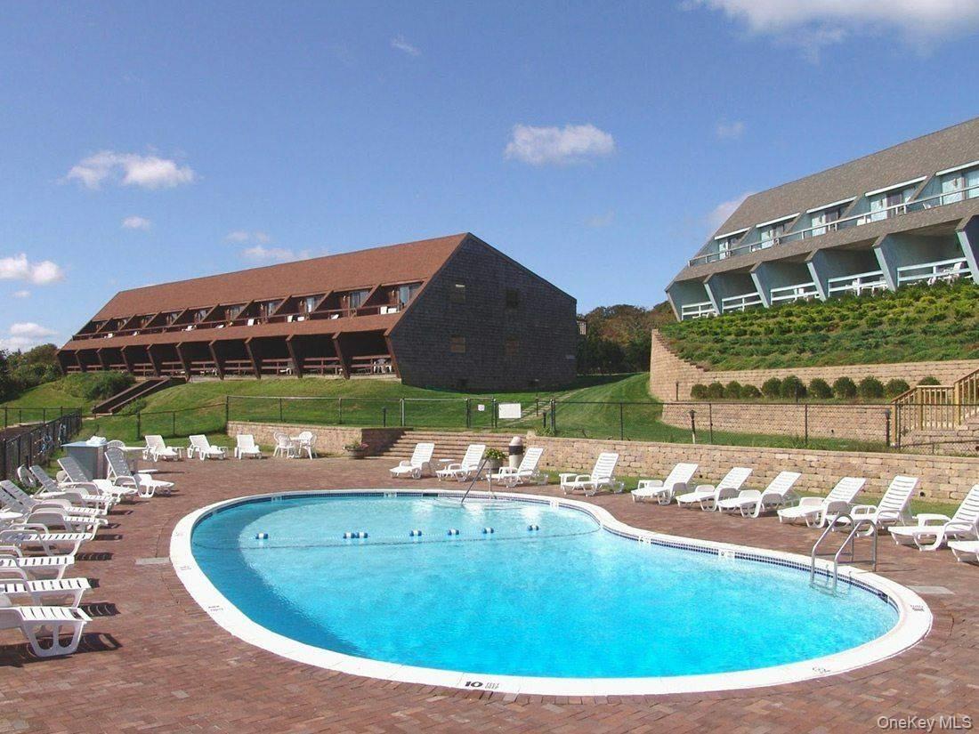 #12 photo, 727 Old Montauk Highway, Montauk , NY 11954