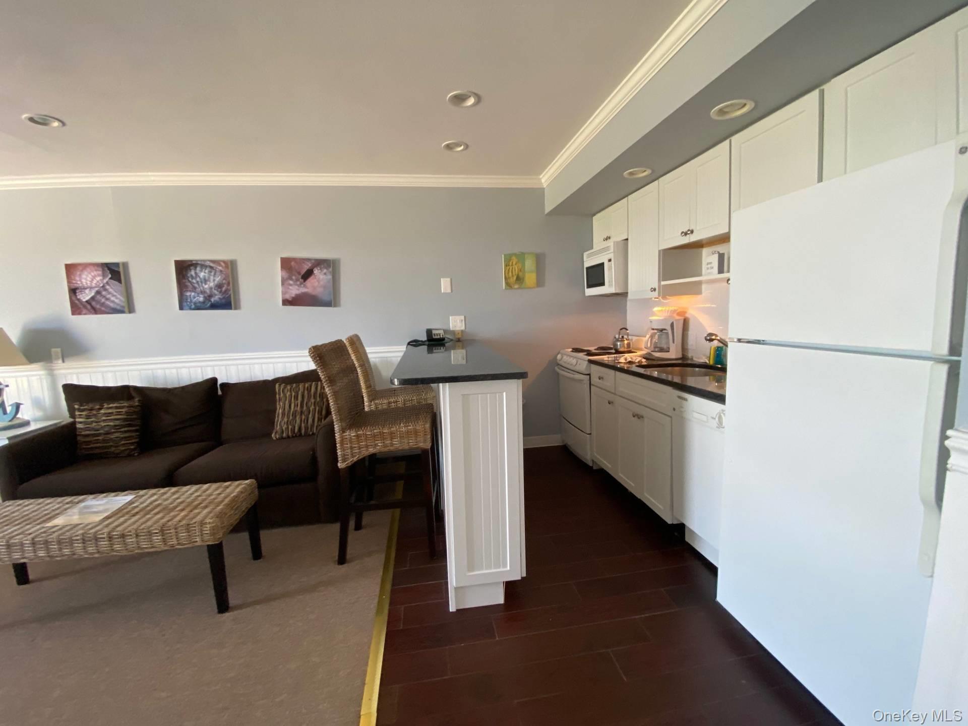 #2 photo, 727 Old Montauk Highway, Montauk , NY 11954