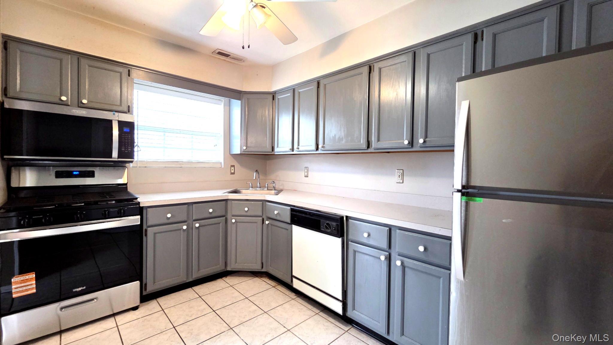 #12 photo, 256 Quassaick Avenue, New Windsor , NY 12553