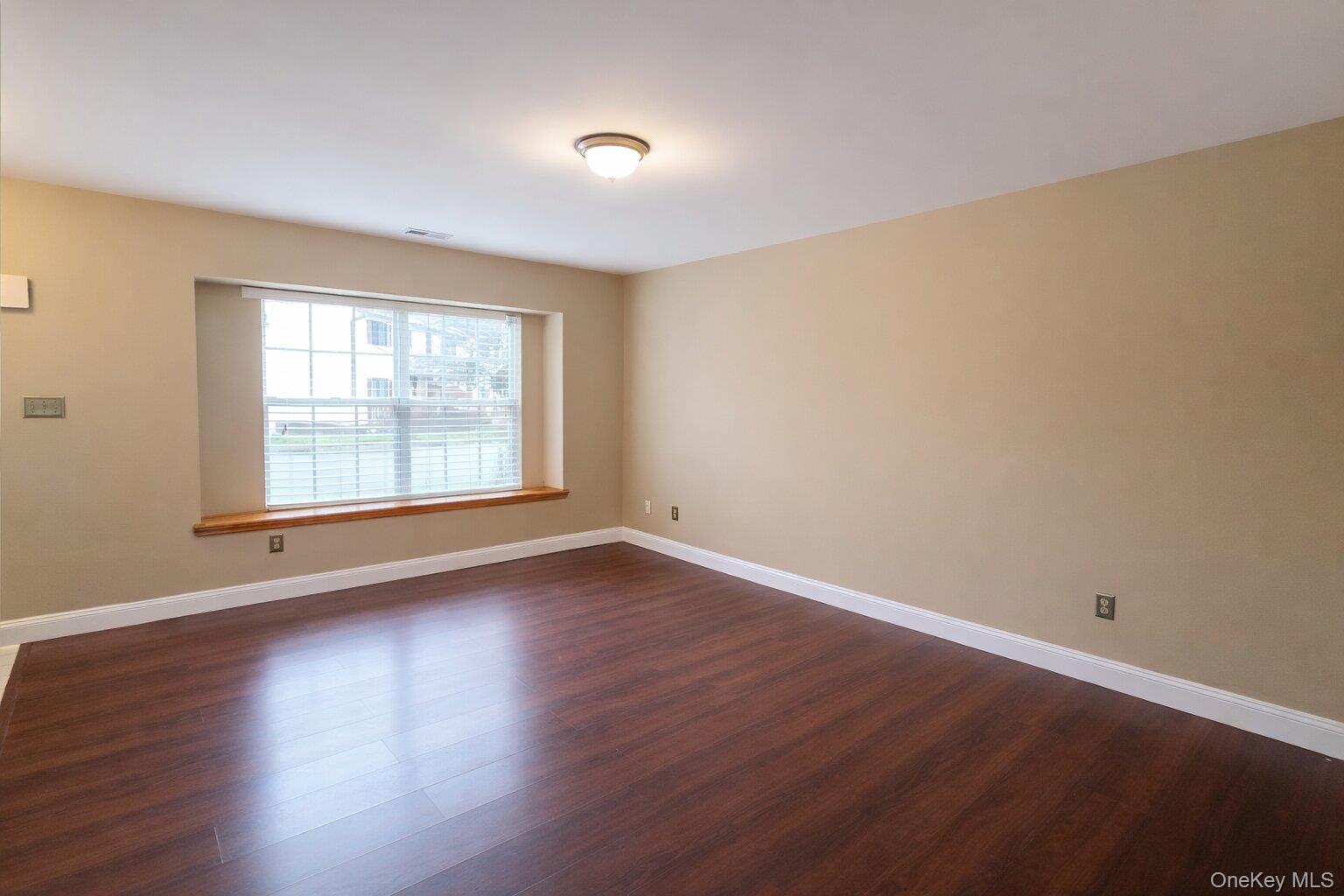 #8 photo, 256 Quassaick Avenue, New Windsor , NY 12553