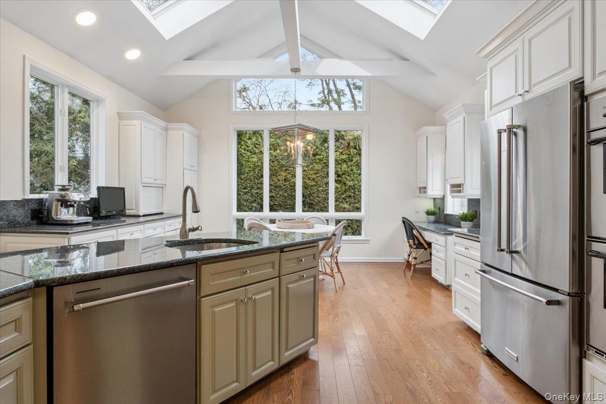 #8 photo, 6 Rockwood Drive, Larchmont , NY 10538