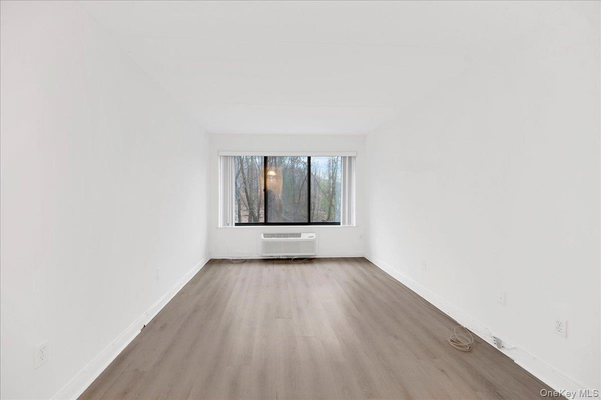 #20 photo, 500 High Point Drive, Hartsdale , NY 10530