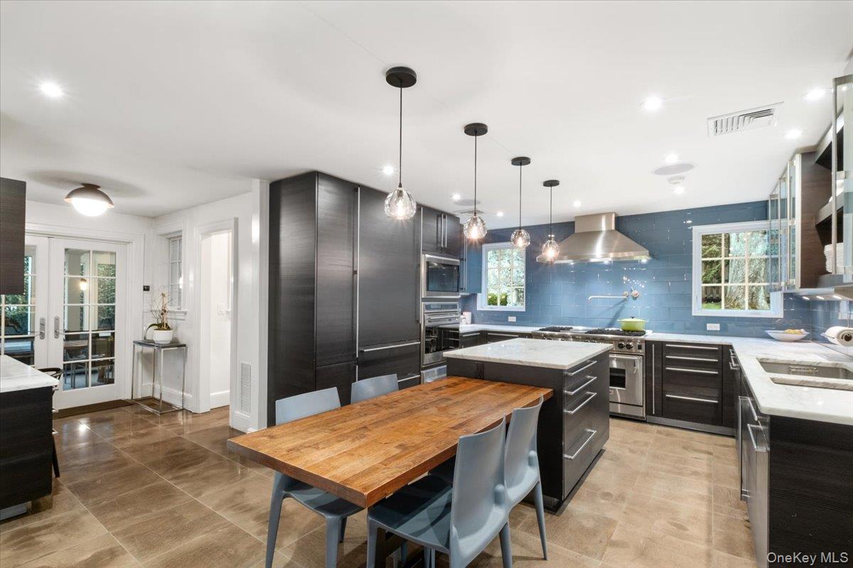 #15 photo, 7 Meadow Place, Larchmont , NY 10538