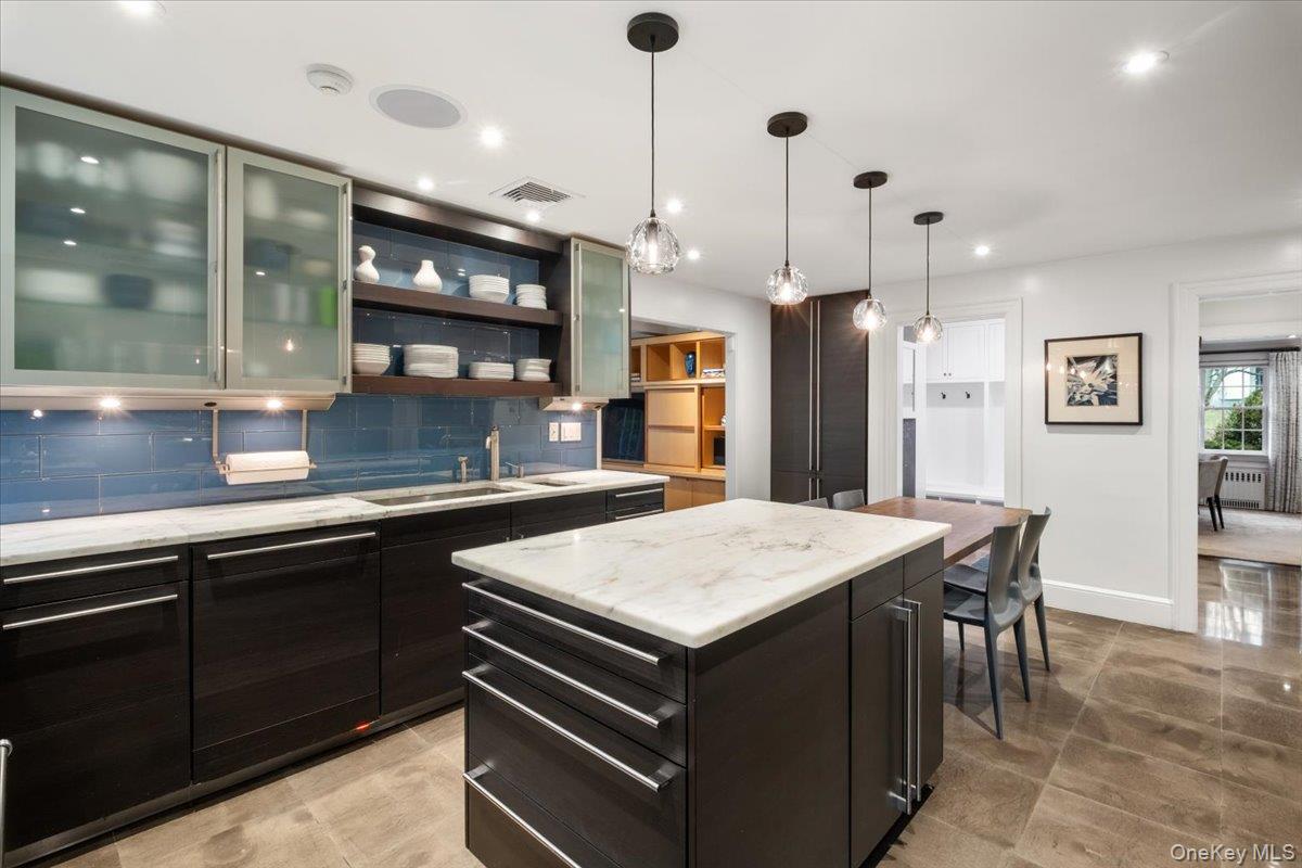 #17 photo, 7 Meadow Place, Larchmont , NY 10538