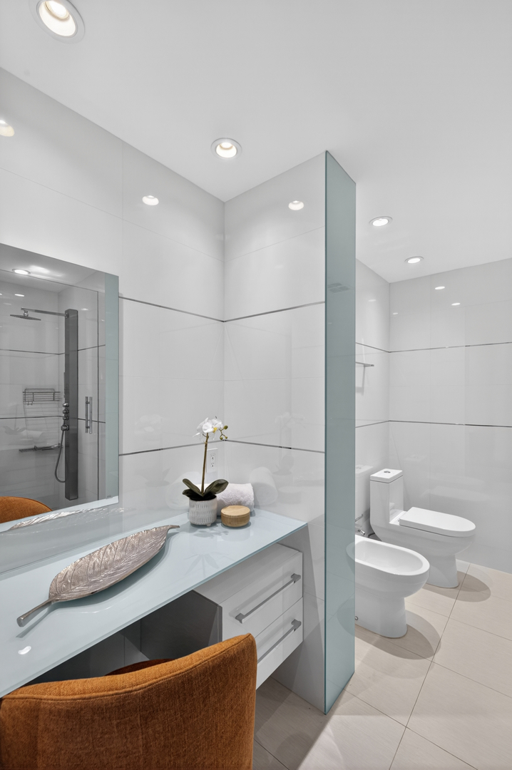 #10 photo, 146 W 57TH Street, Midtown , NY 10019