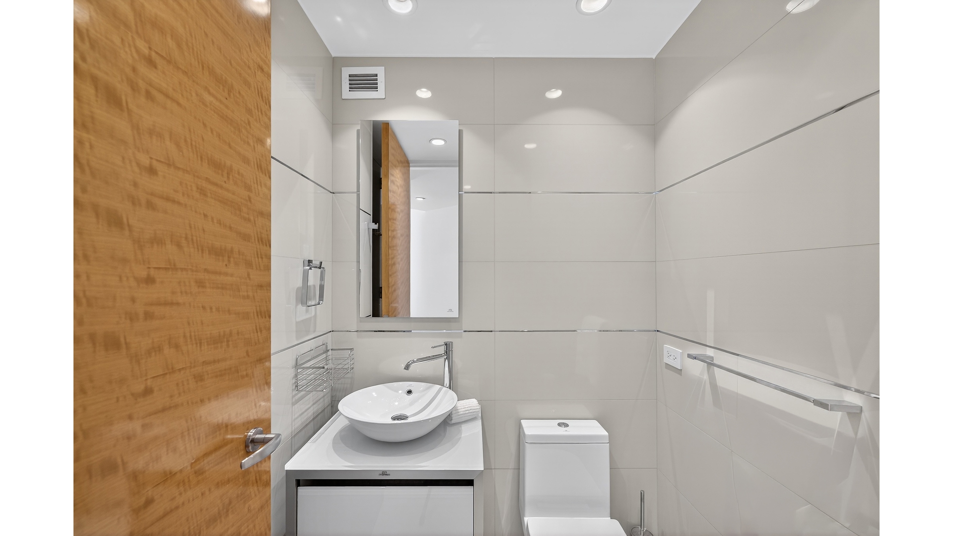 #14 photo, 146 W 57TH Street, Midtown , NY 10019