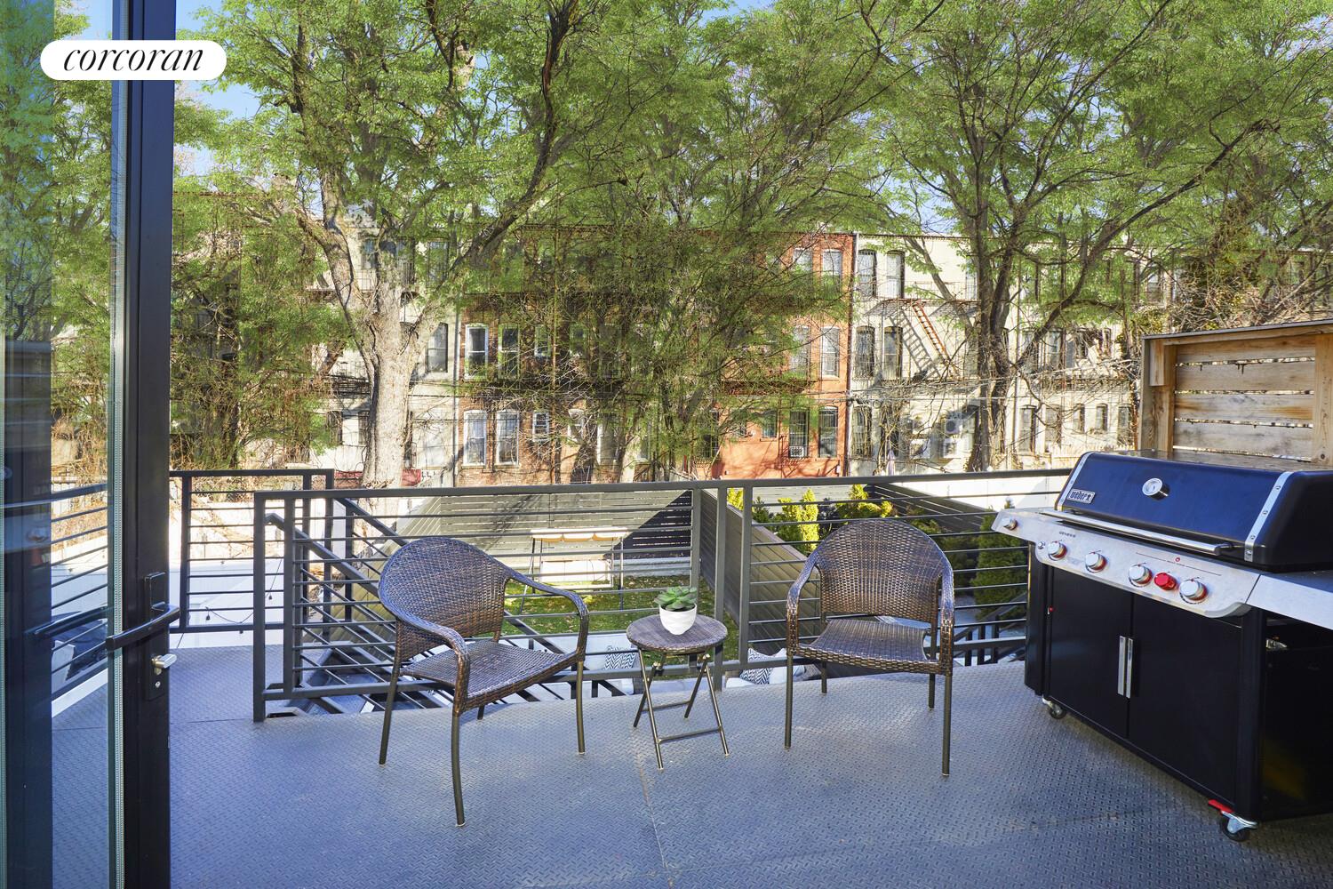 #4 photo, 689 MAC DONOUGH Street, ব্রুকলিন Stuyvesant Heights , NY 11233