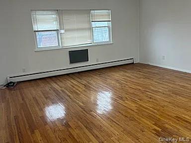 #6 photo, 15184 17th Road, व्हाइटस्टोन Whitestone , NY 11357